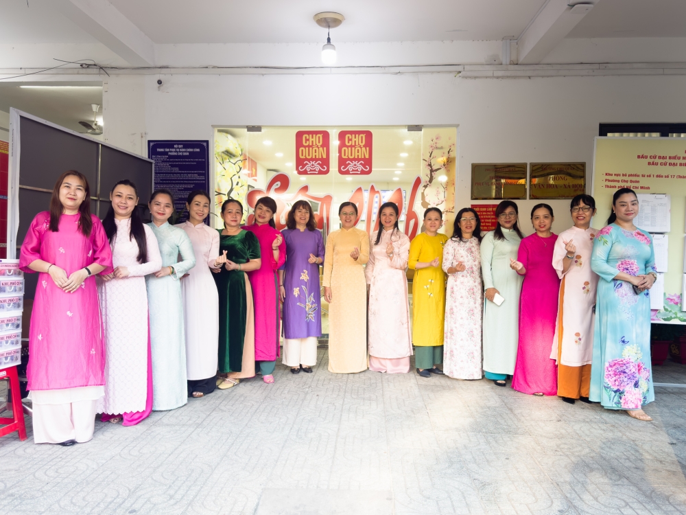 phuong cho quan phat dong cao diem mac ao dai nam 2026