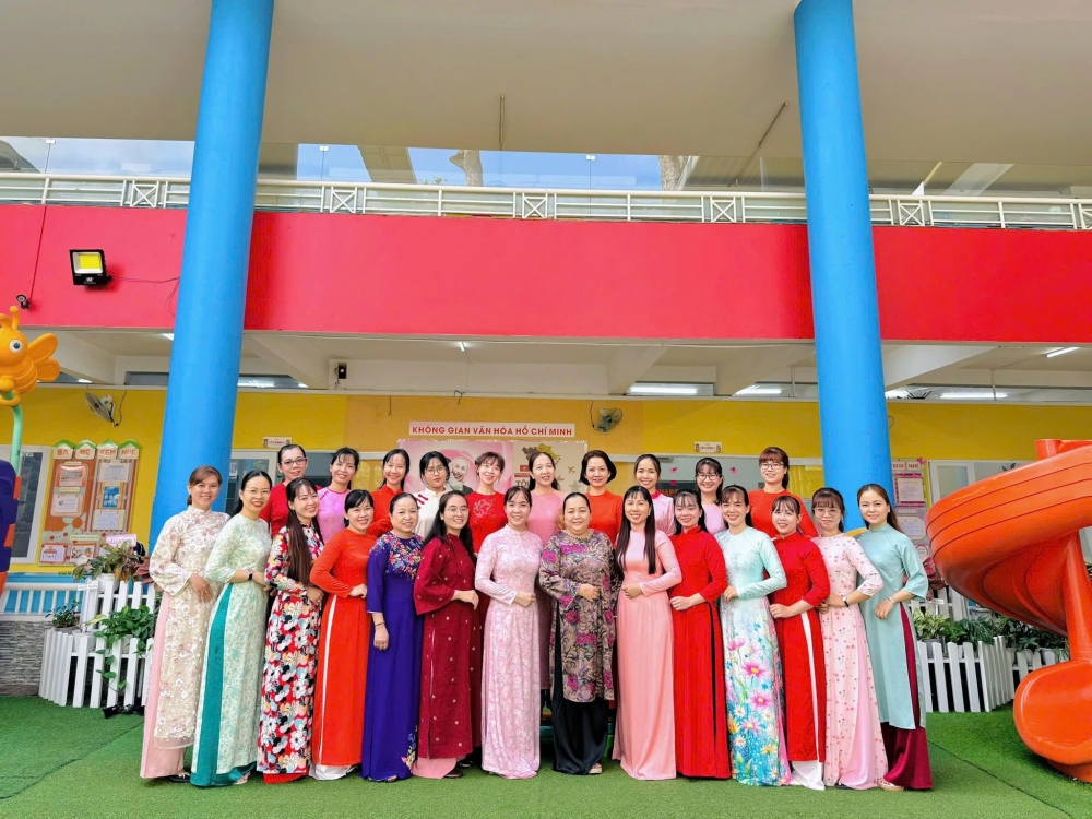 phuong cho quan phat dong cao diem mac ao dai nam 2026