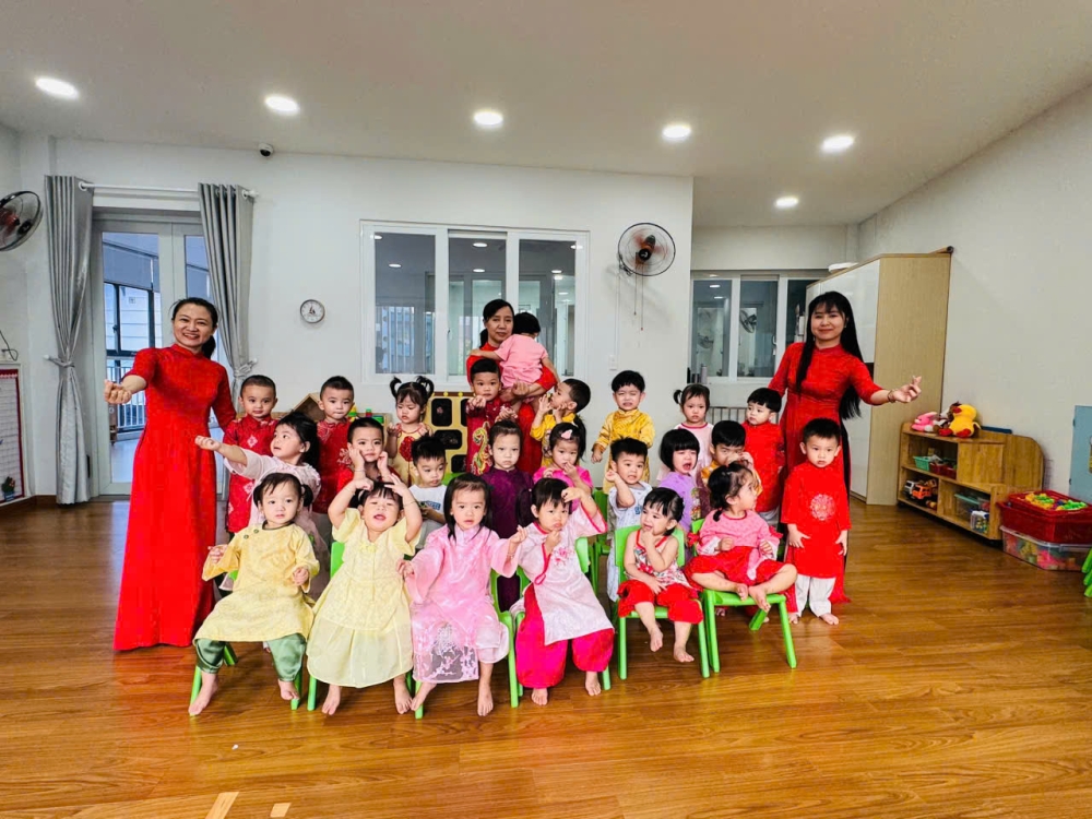 phuong cho quan phat dong cao diem mac ao dai nam 2026